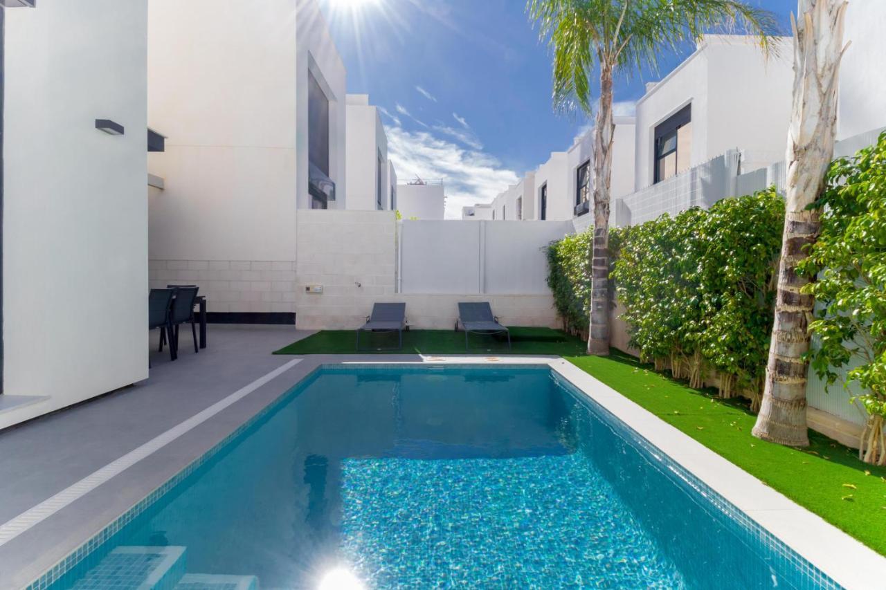 High Tech Villa Navia Spanien Orihuela Extérieur photo